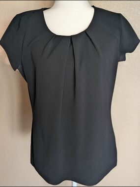 Liz Claiborne Black Short Sleeve Pleated Front Blouse